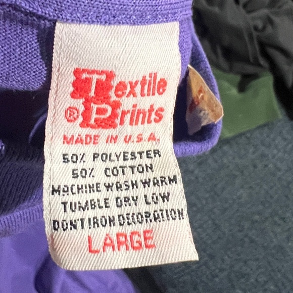 Vintage 80s Souvenir Destination Las Vegas Sin City Travel Crewneck Purple Tee - Picture 4 of 4